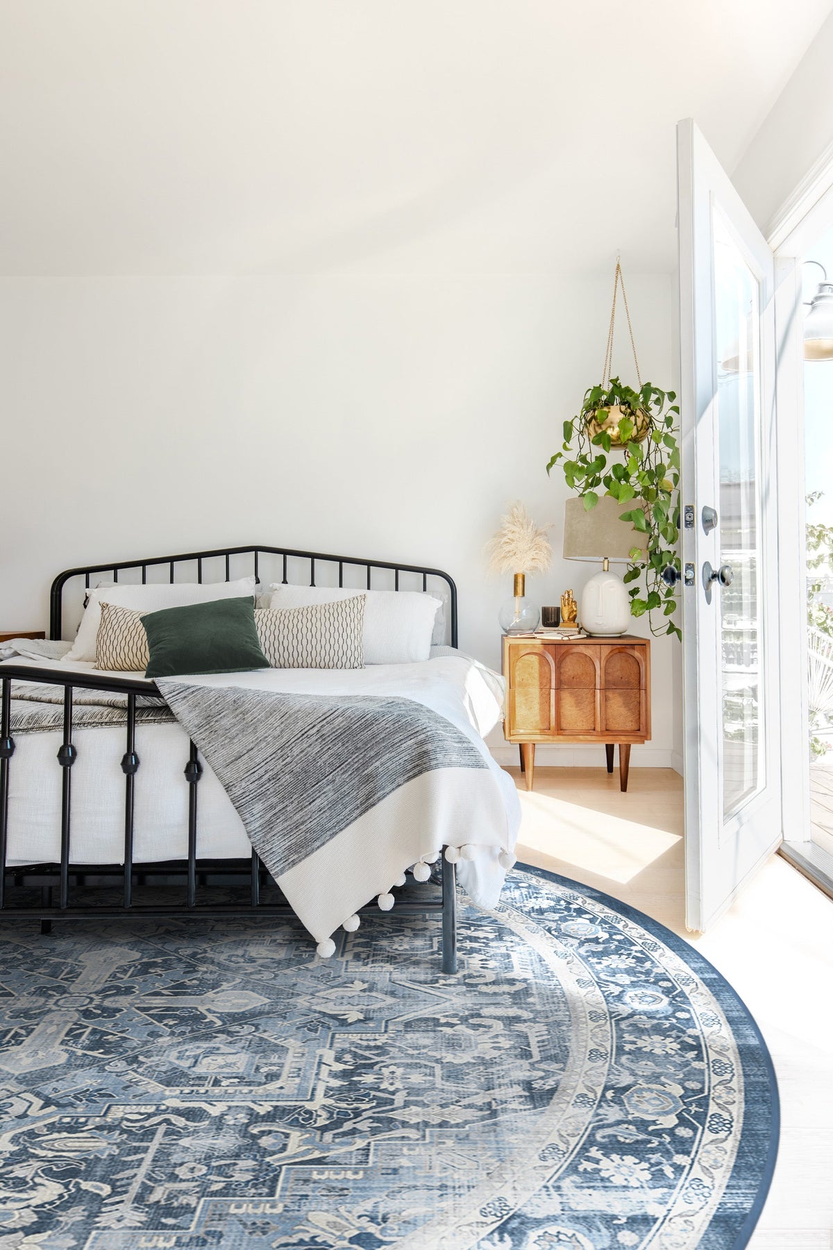8R_bedroom