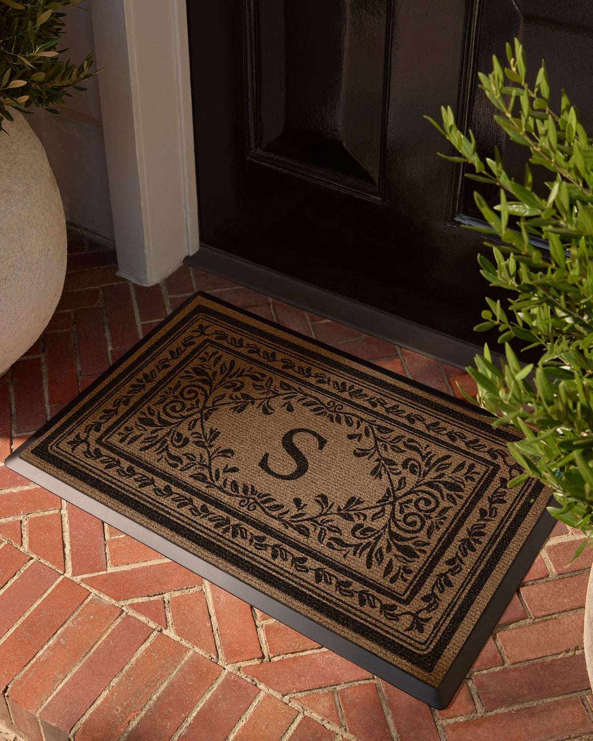 DM23A_front_door