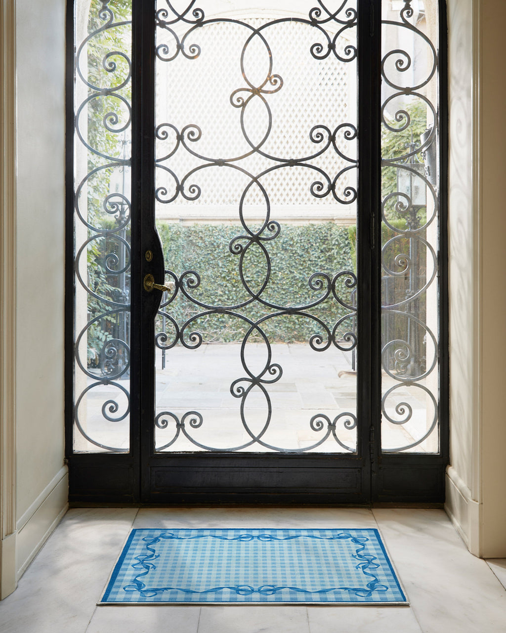 2x3_entryway